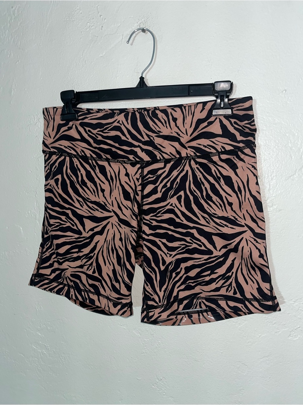IAB 5-INCH NO-RIDE HIGH ENERGY CAMEL Zebra Print Bike Shorts I Am Becoming EUC